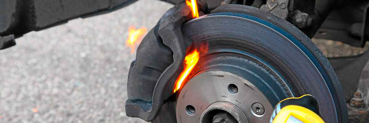 Запах гари от колодок Запах гари от колодок