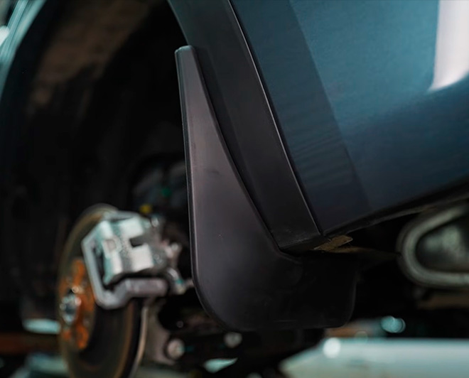 Установка передних брызговиков Geely